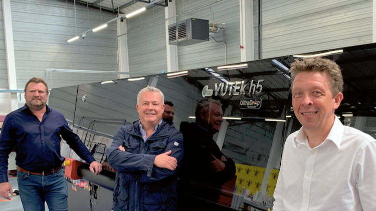 3 Sixty has installed an EFI VUTEk h5 from CMYUK to future-proof its business. 