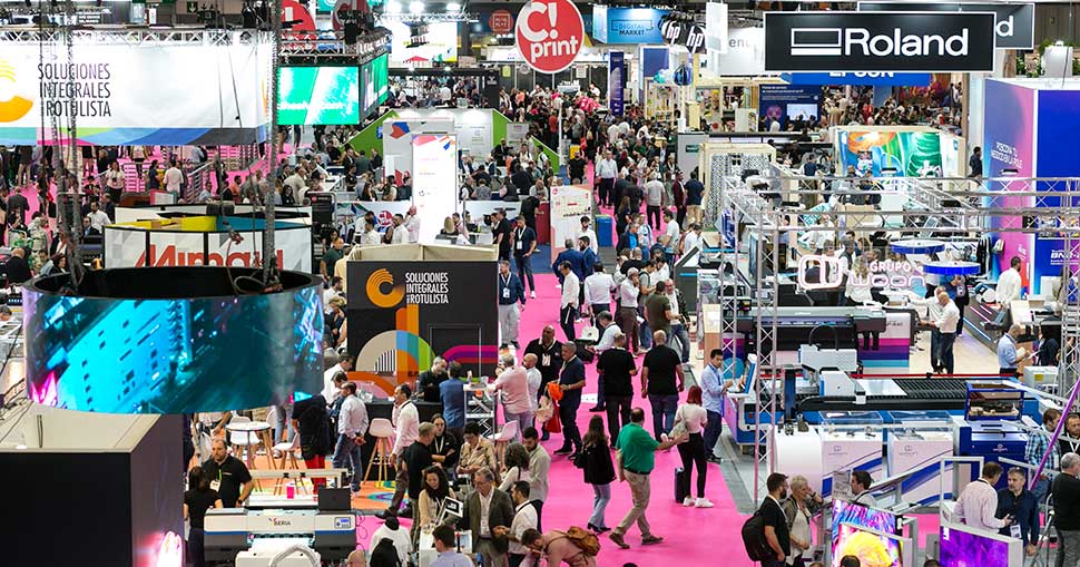 C!Print Madrid 2023 busy hall.
