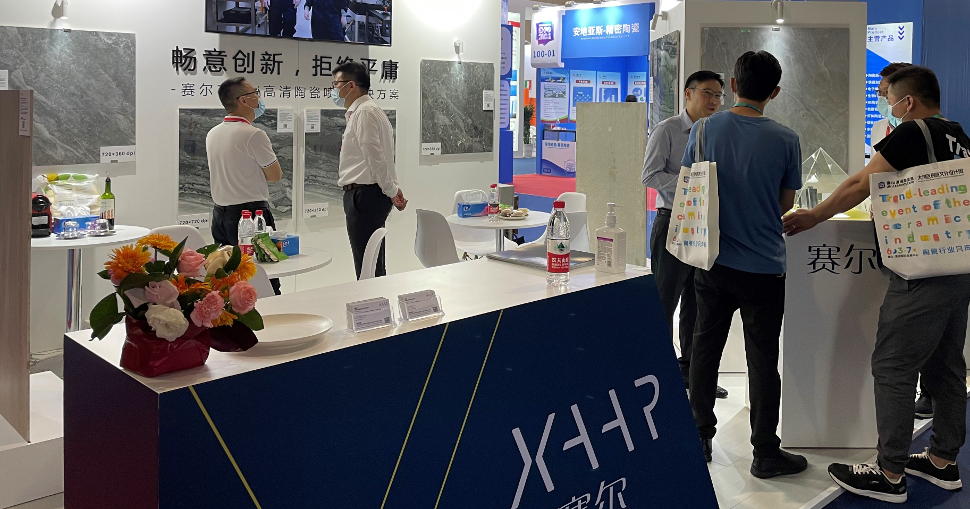 Seeing is believing - Xaars 720 DPI ceramic inkjet solution wow visitors at Unicereamics Expo in China.